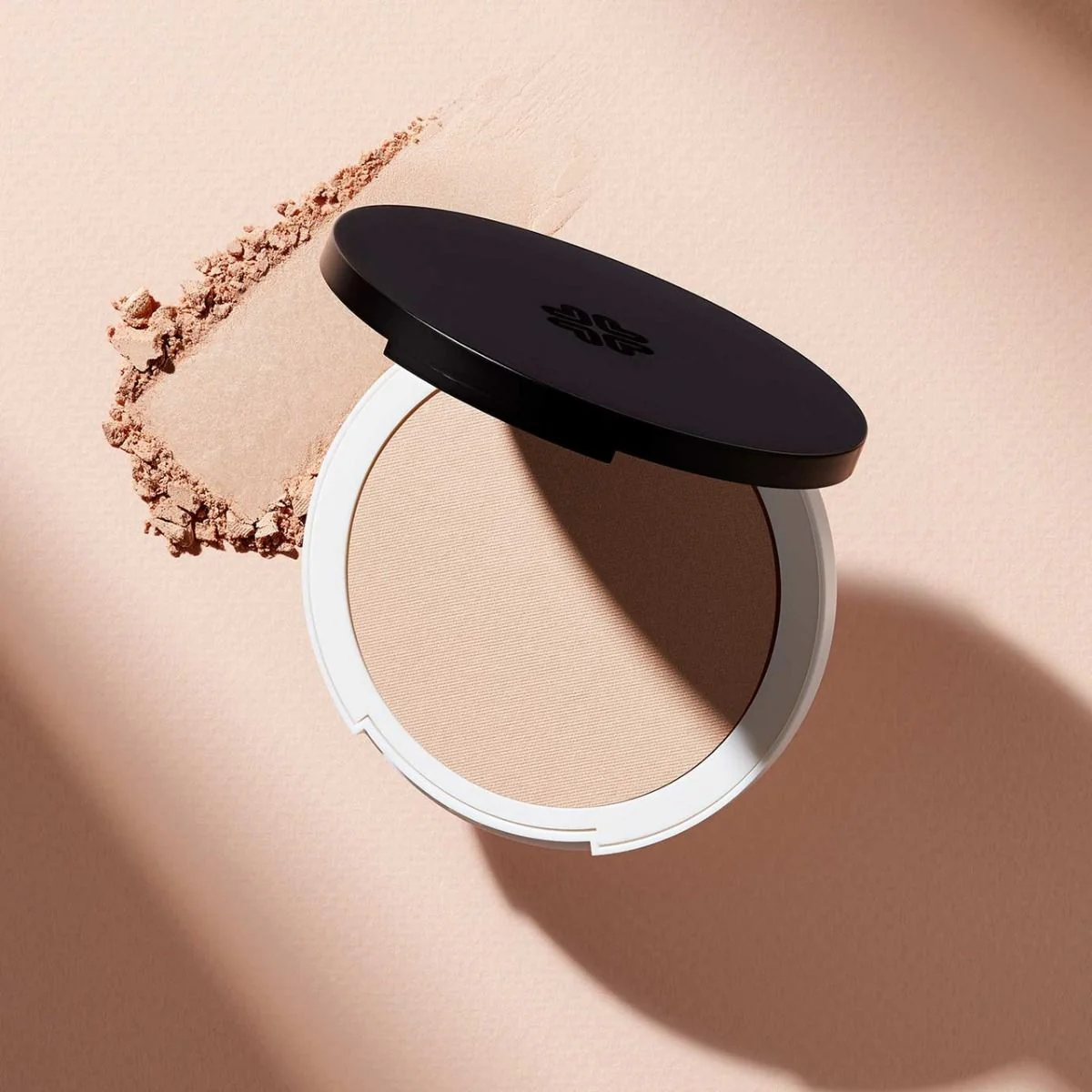 Lily Lolo Pressed Finishing Powder - Image 3