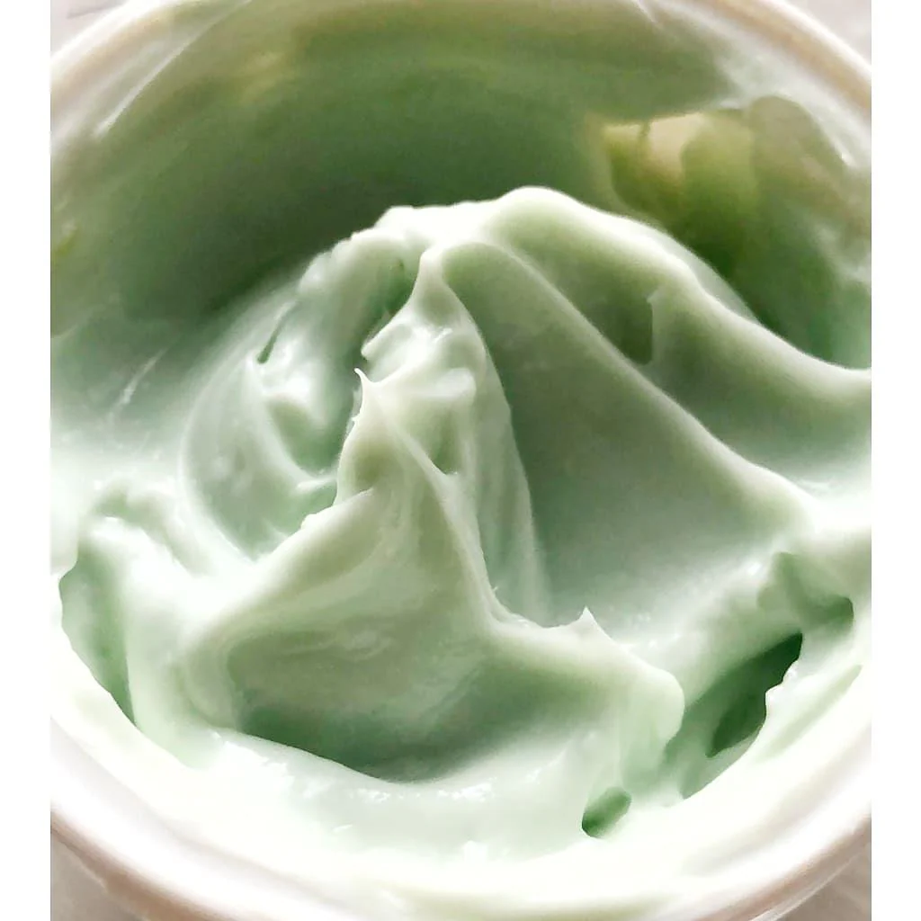 Qualerex Beauty Brightening Face Cream with Vitamin C + Niacinamide • Younger and Healthier Skin - Image 3