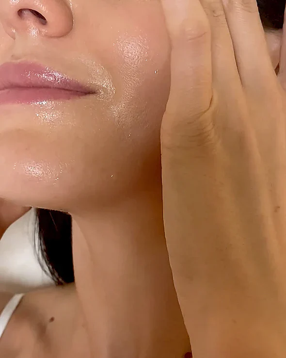 Taila Vayu Illuminating Toning Mist - Image 4